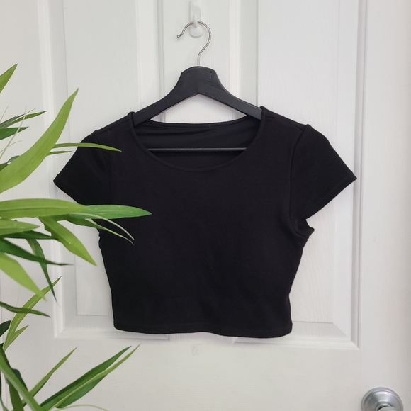 Klassy network black tshirt brami cropped tee sz S - Picture 2 of 4